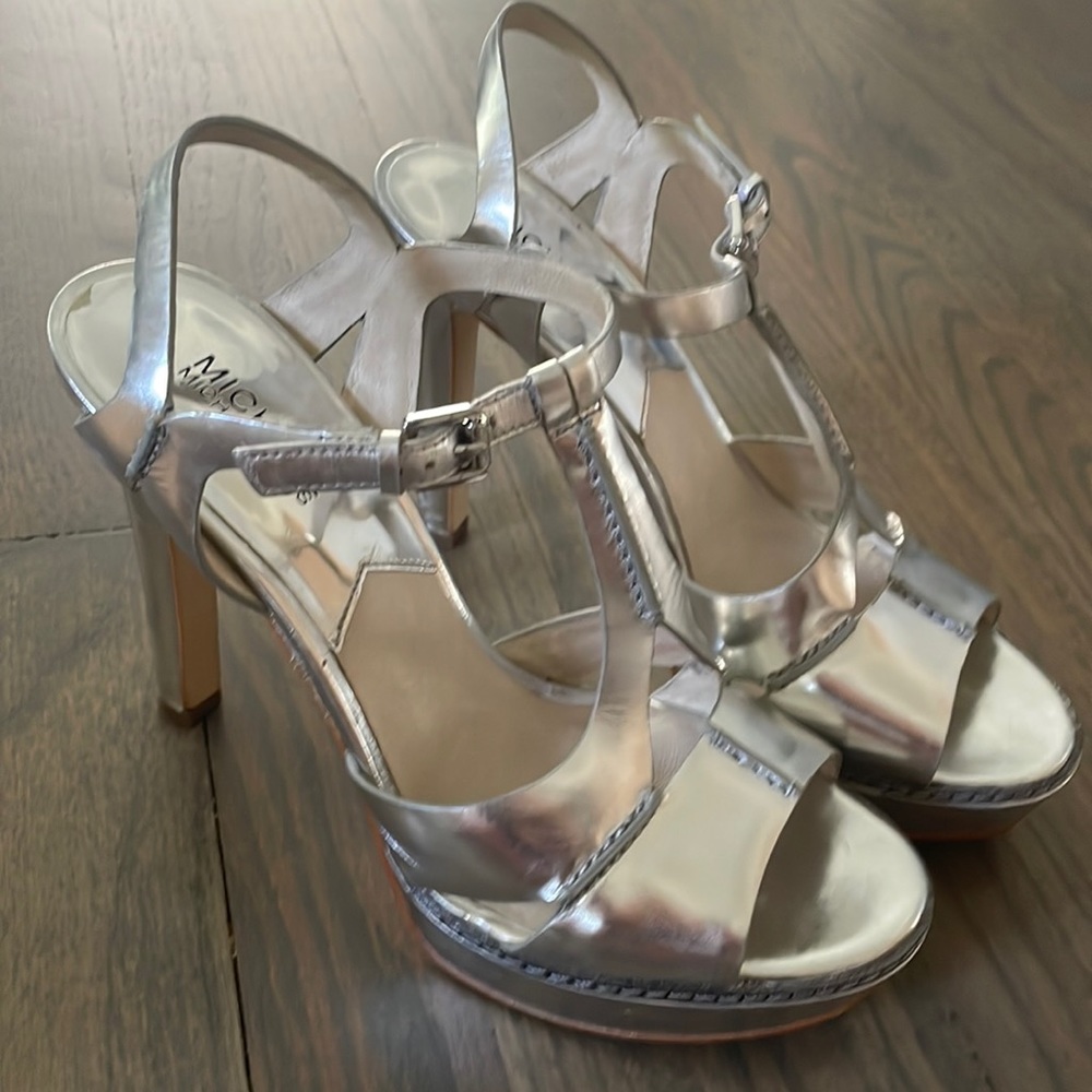 Michael Kors Camilla silver strap platform sandals - Picture 2 of 7